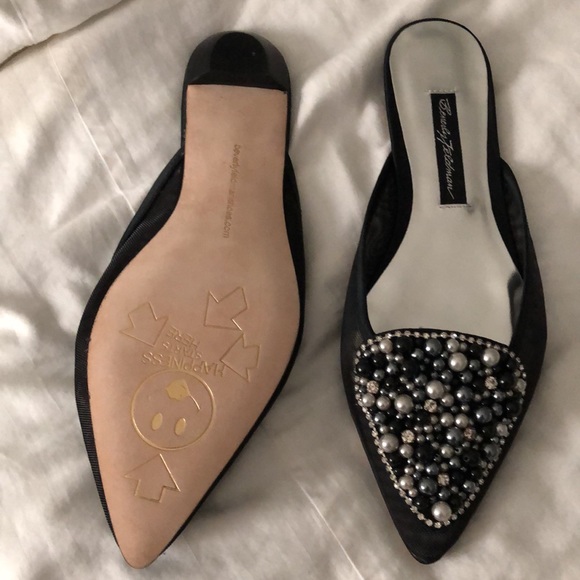 Beverly Feldman slides name is Luna size 8M - Picture 2 of 3